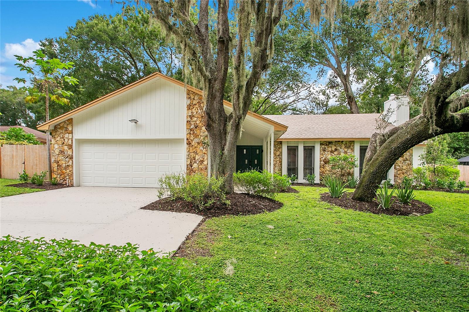 Image 31 of 37 For 2015 Woody Drive