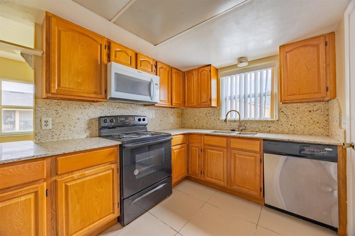 Image 7 of 17 For 9800 Turf Way Ge