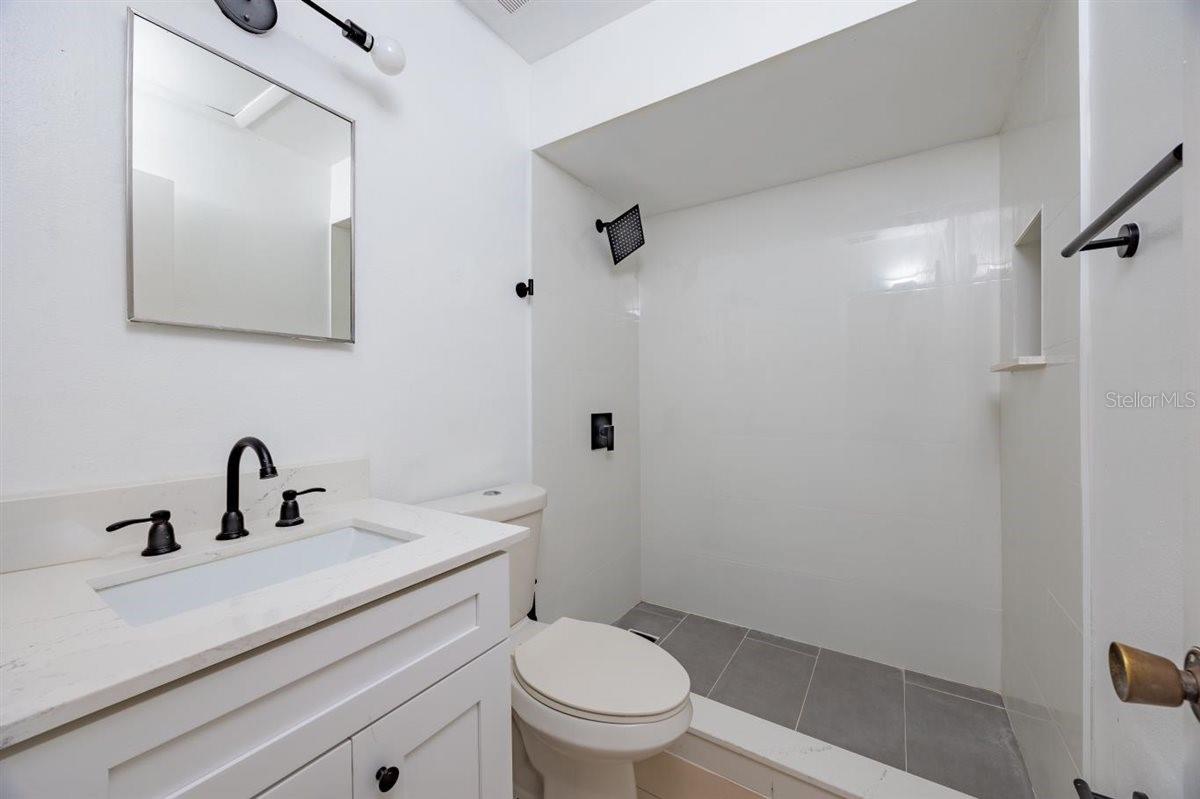 Image 9 of 17 For 9800 Turf Way Ge