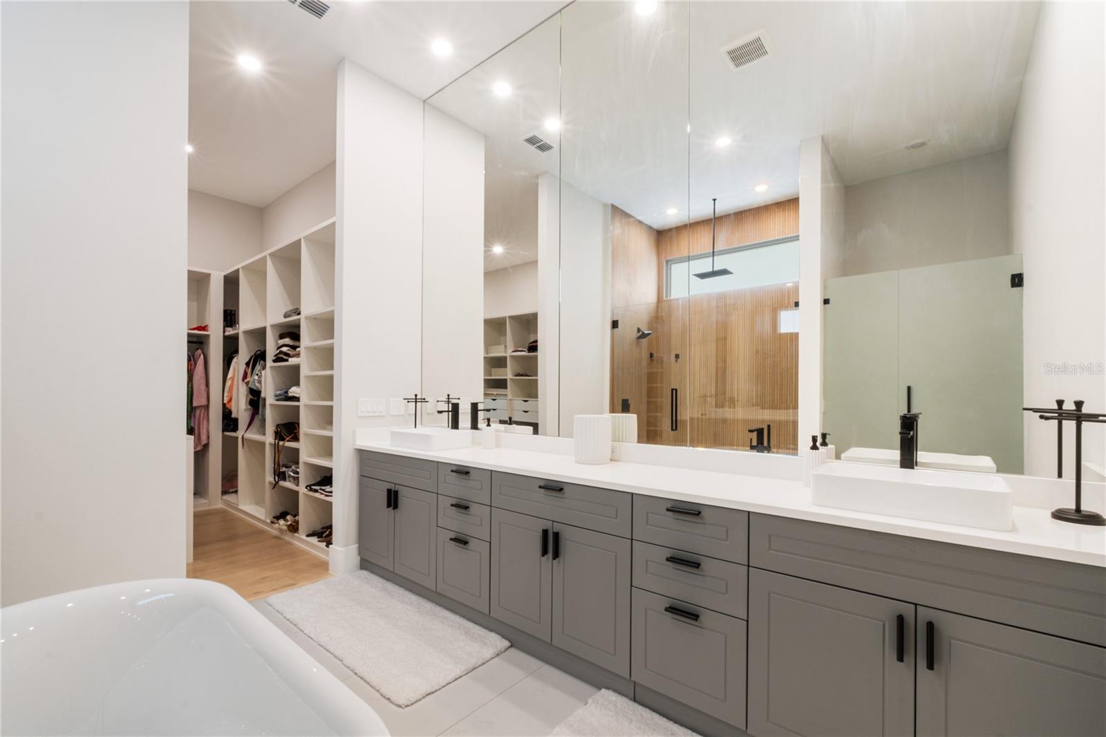 Image 14 of 48 For 16809 Bolsena Drive