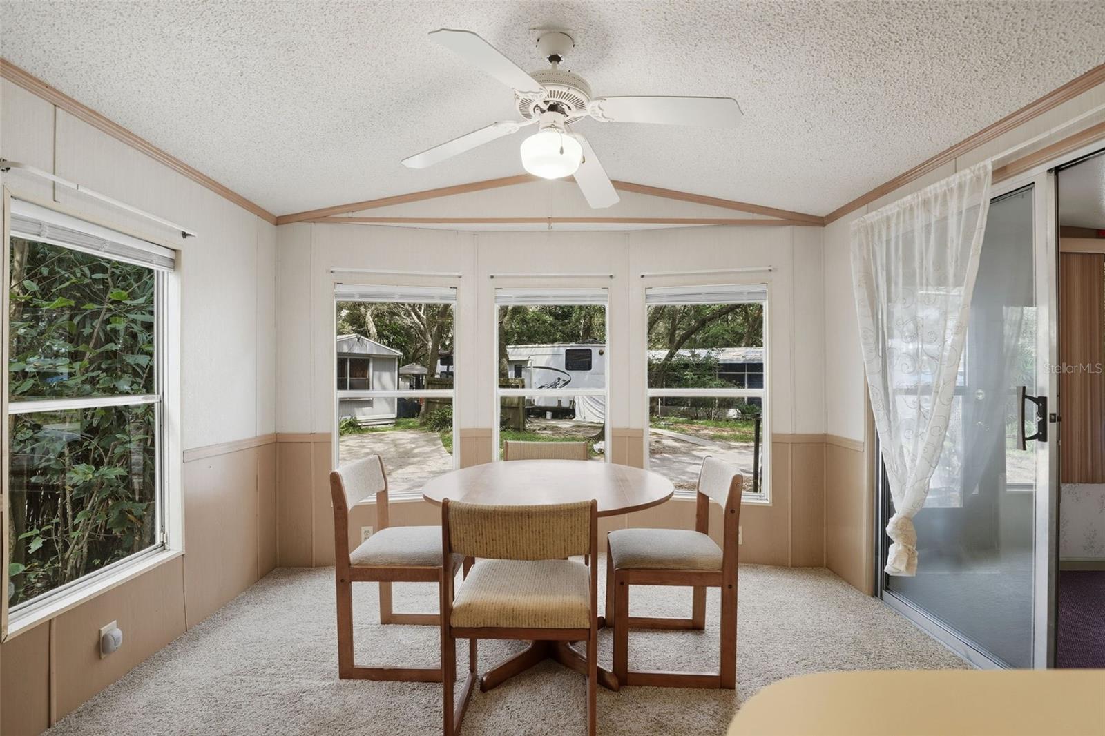 Image 11 of 32 For 3000 Clarcona Road 362