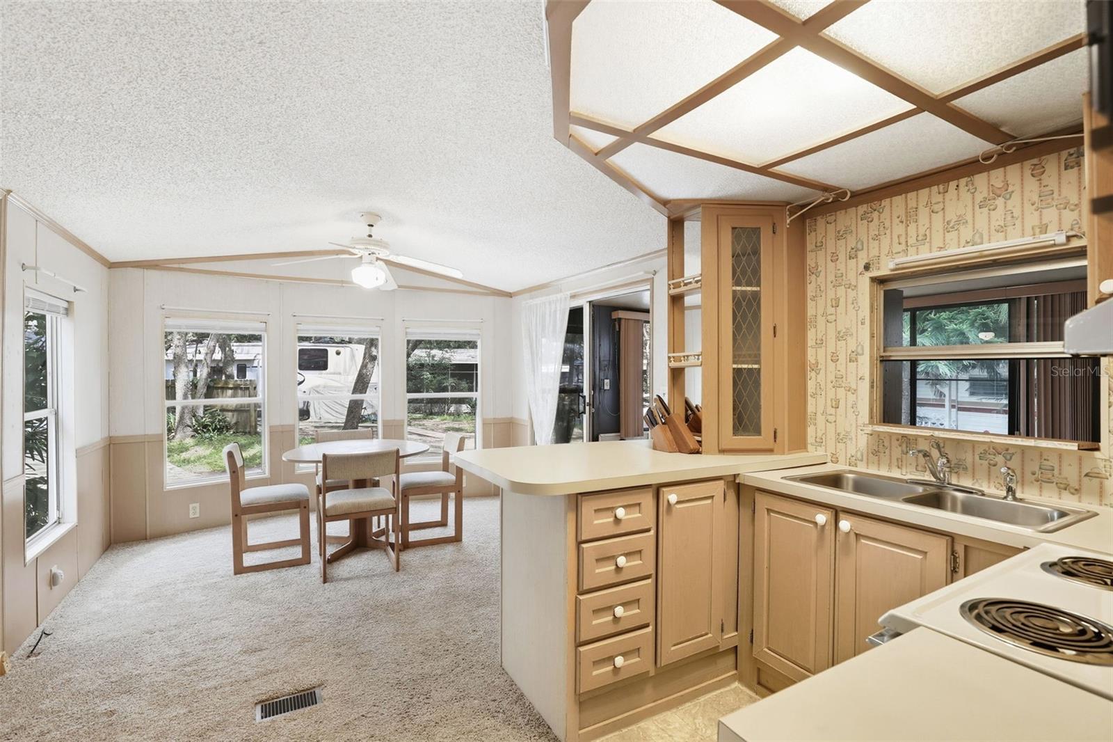 Image 16 of 32 For 3000 Clarcona Road 362