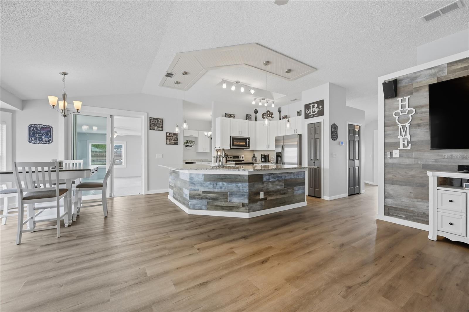 Image 12 of 40 For 2355 Fountain Road