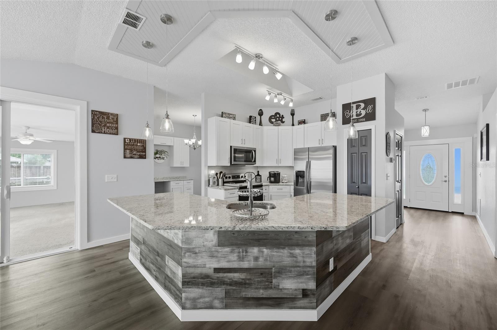 Image 14 of 40 For 2355 Fountain Road