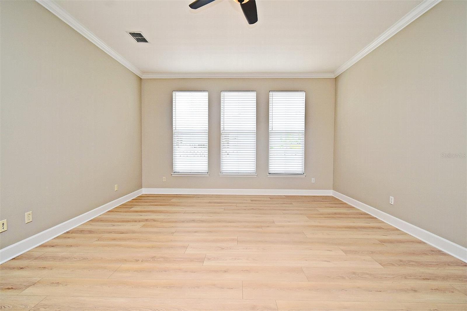 Image 11 of 42 For 815 Oak Shadows Road