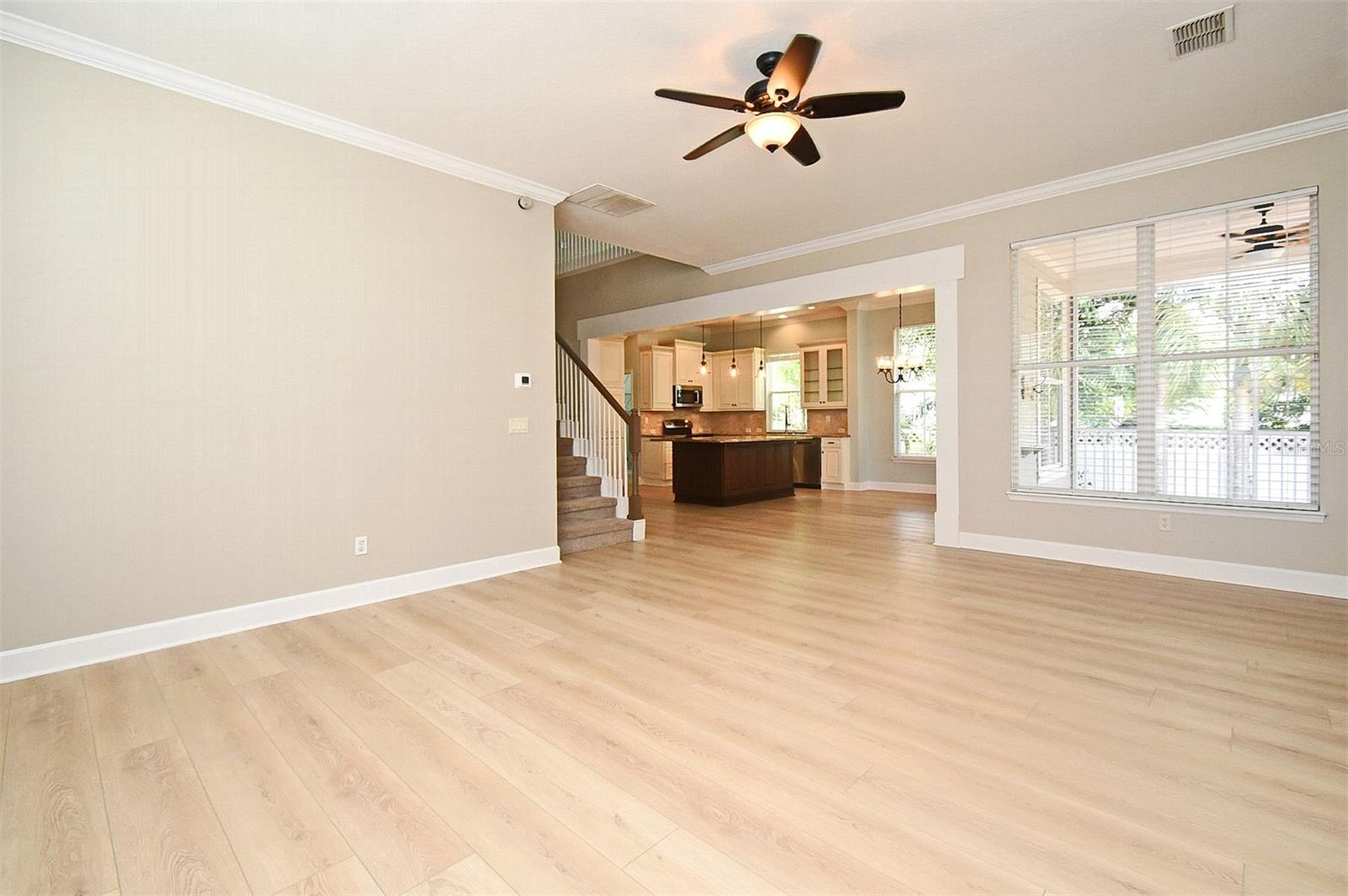 Image 4 of 42 For 815 Oak Shadows Road