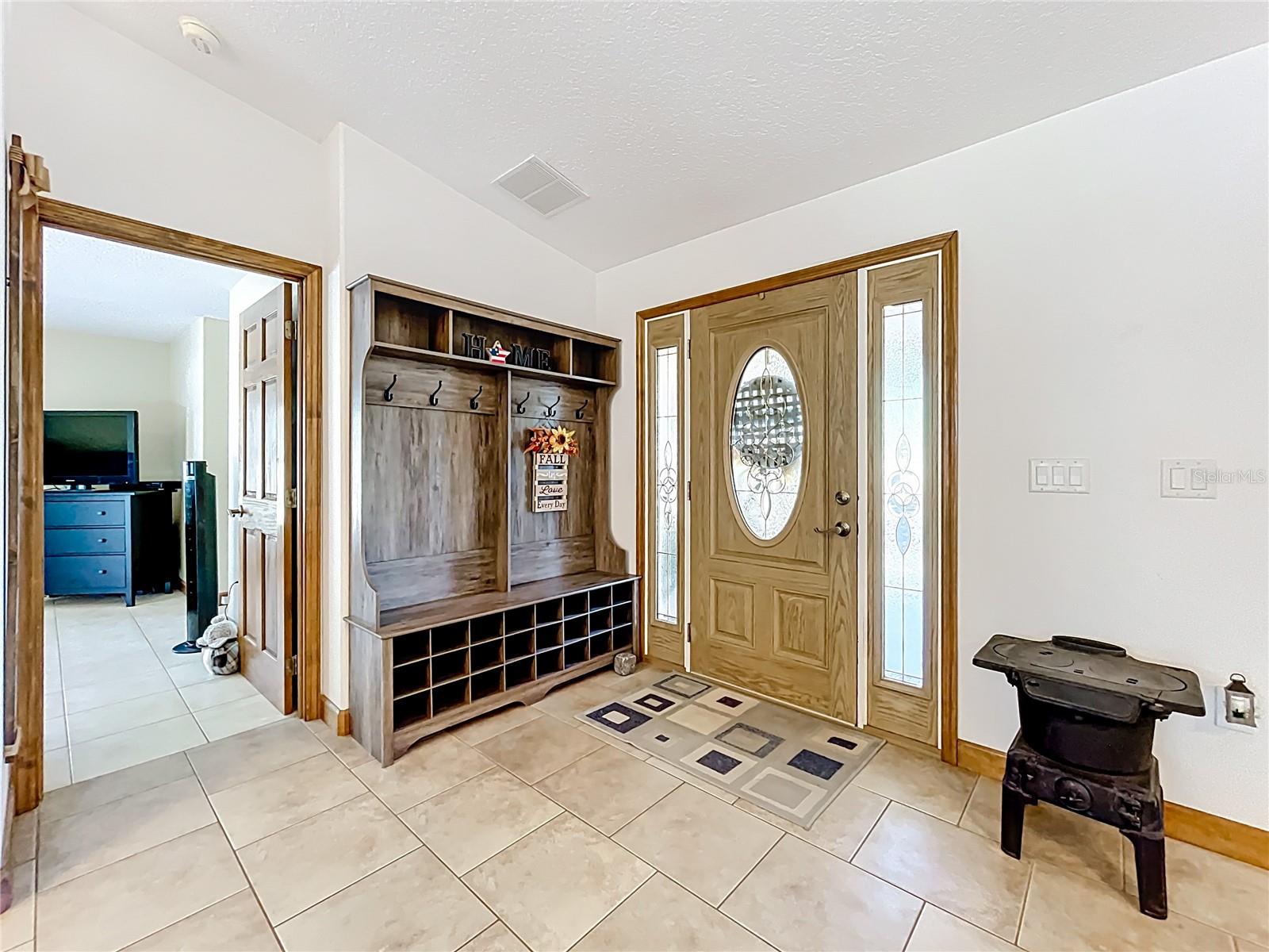 Image 10 of 100 For 527 Sunnyside Drive