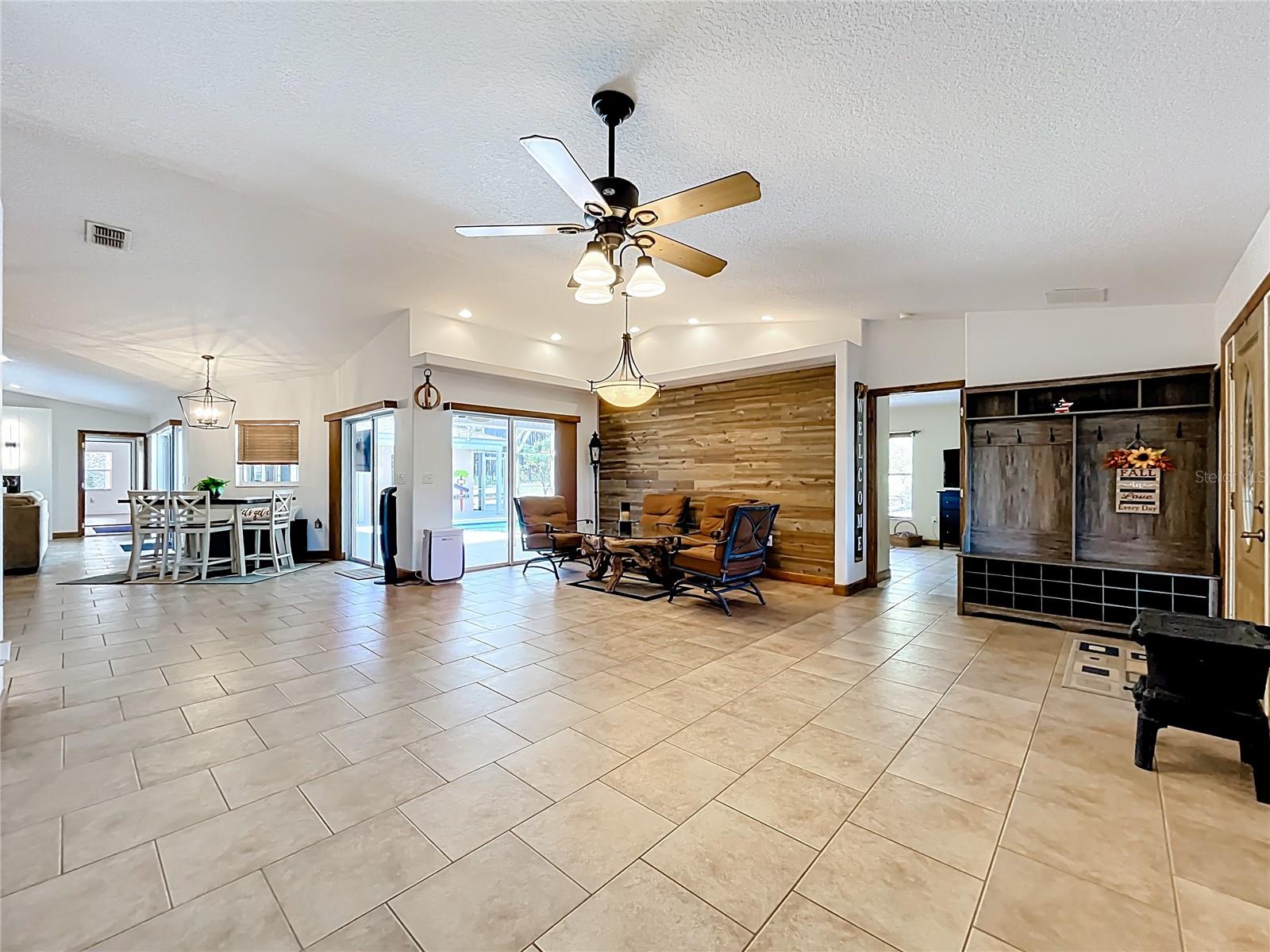 Image 11 of 100 For 527 Sunnyside Drive