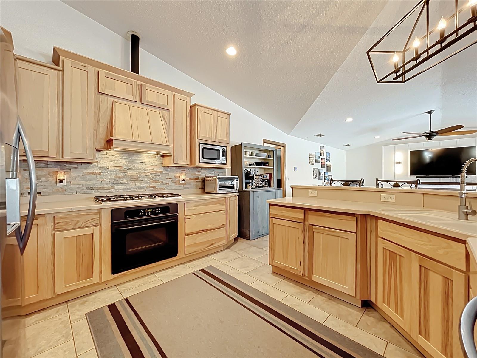 Image 16 of 100 For 527 Sunnyside Drive