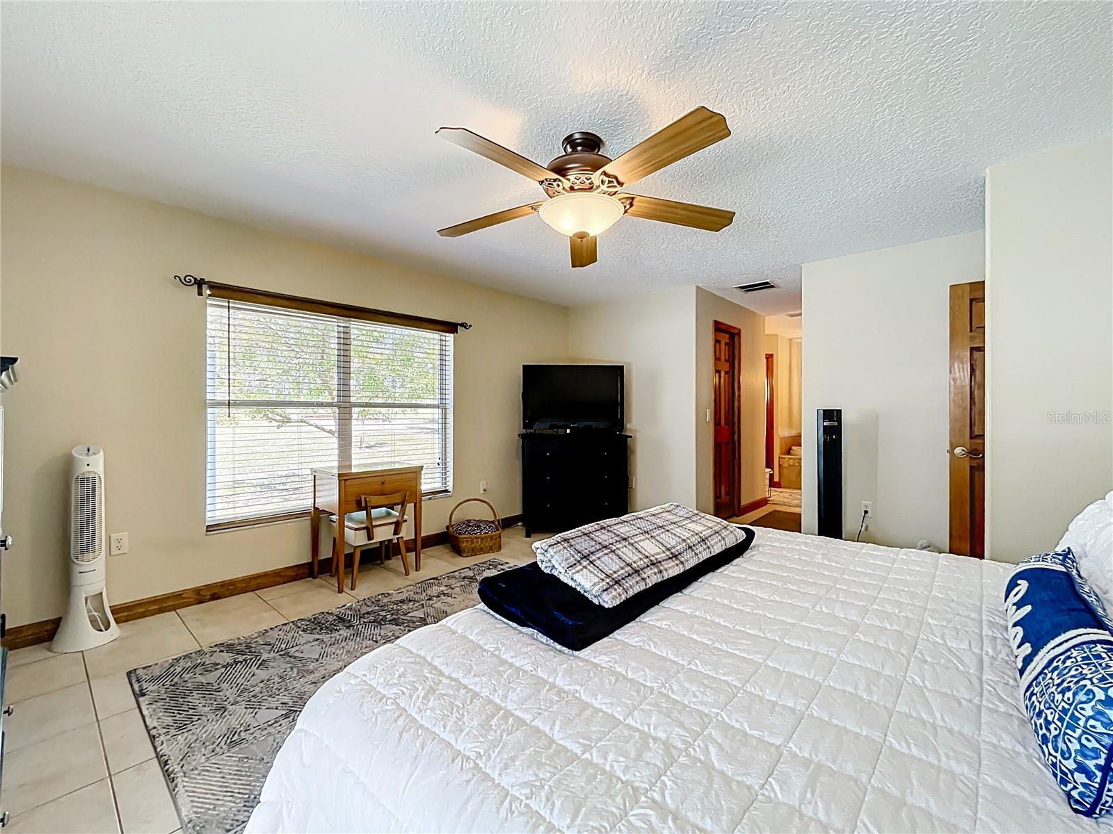 Image 34 of 100 For 527 Sunnyside Drive