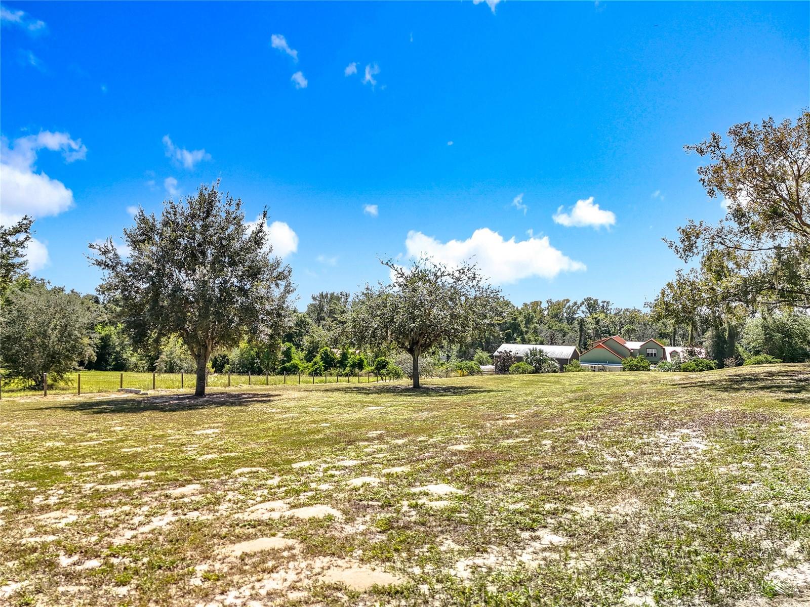 Image 85 of 100 For 527 Sunnyside Drive