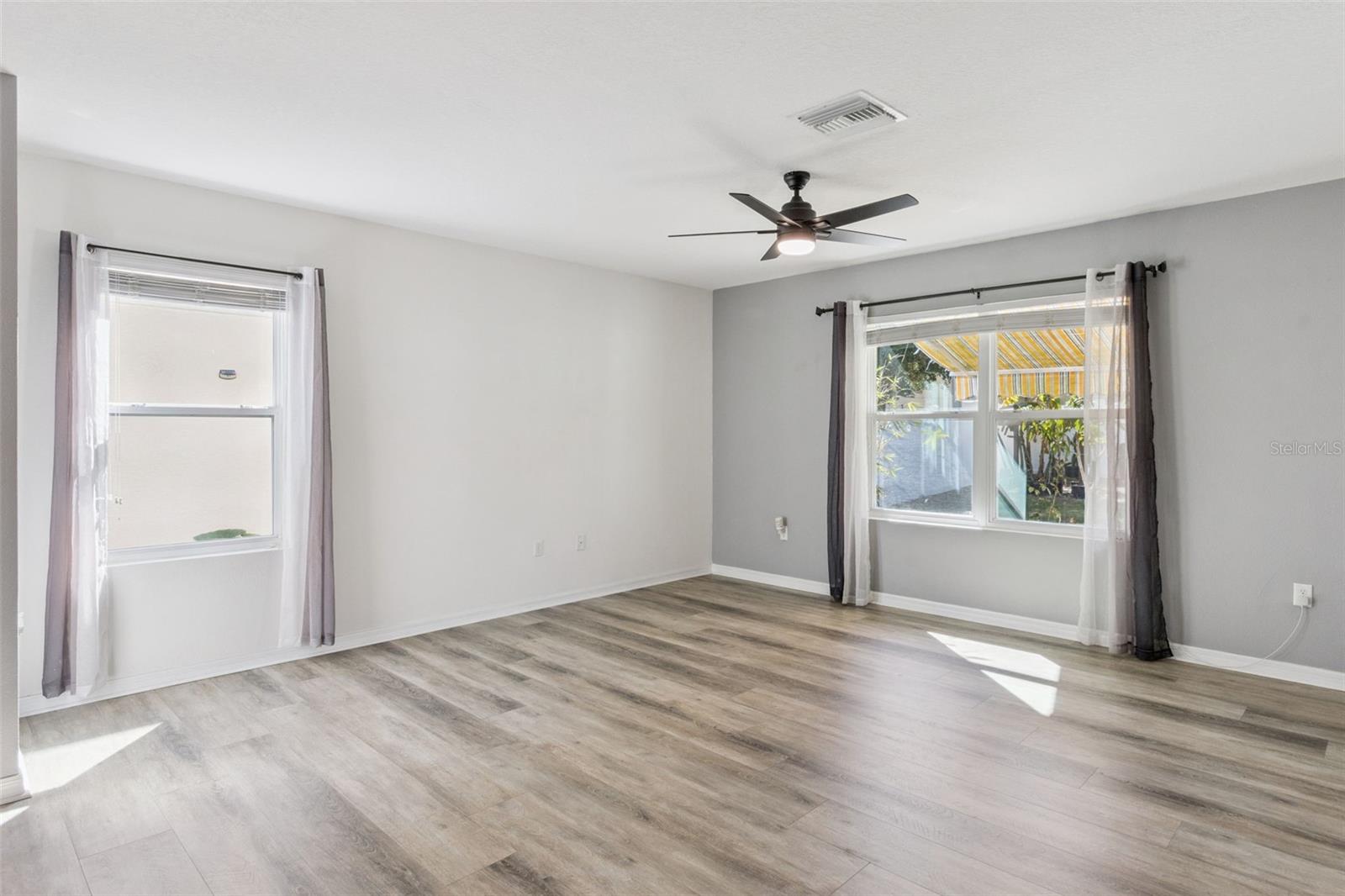 Image 16 of 43 For 10531 Whispering Hammock Drive