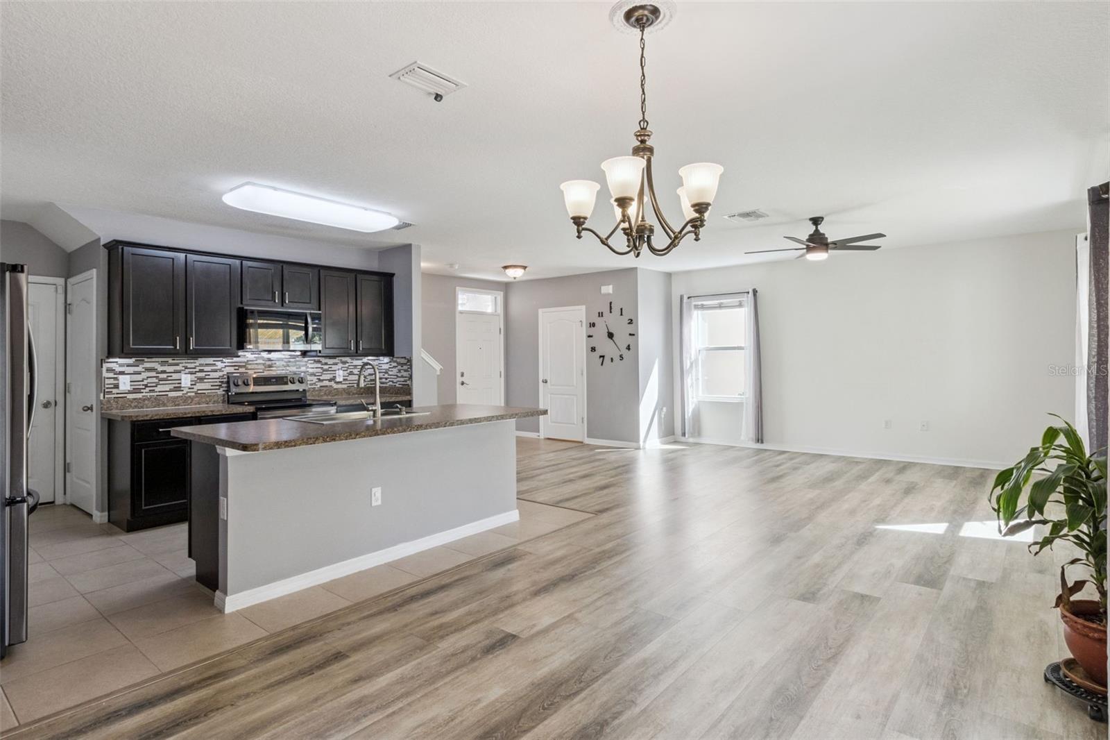 Image 7 of 43 For 10531 Whispering Hammock Drive