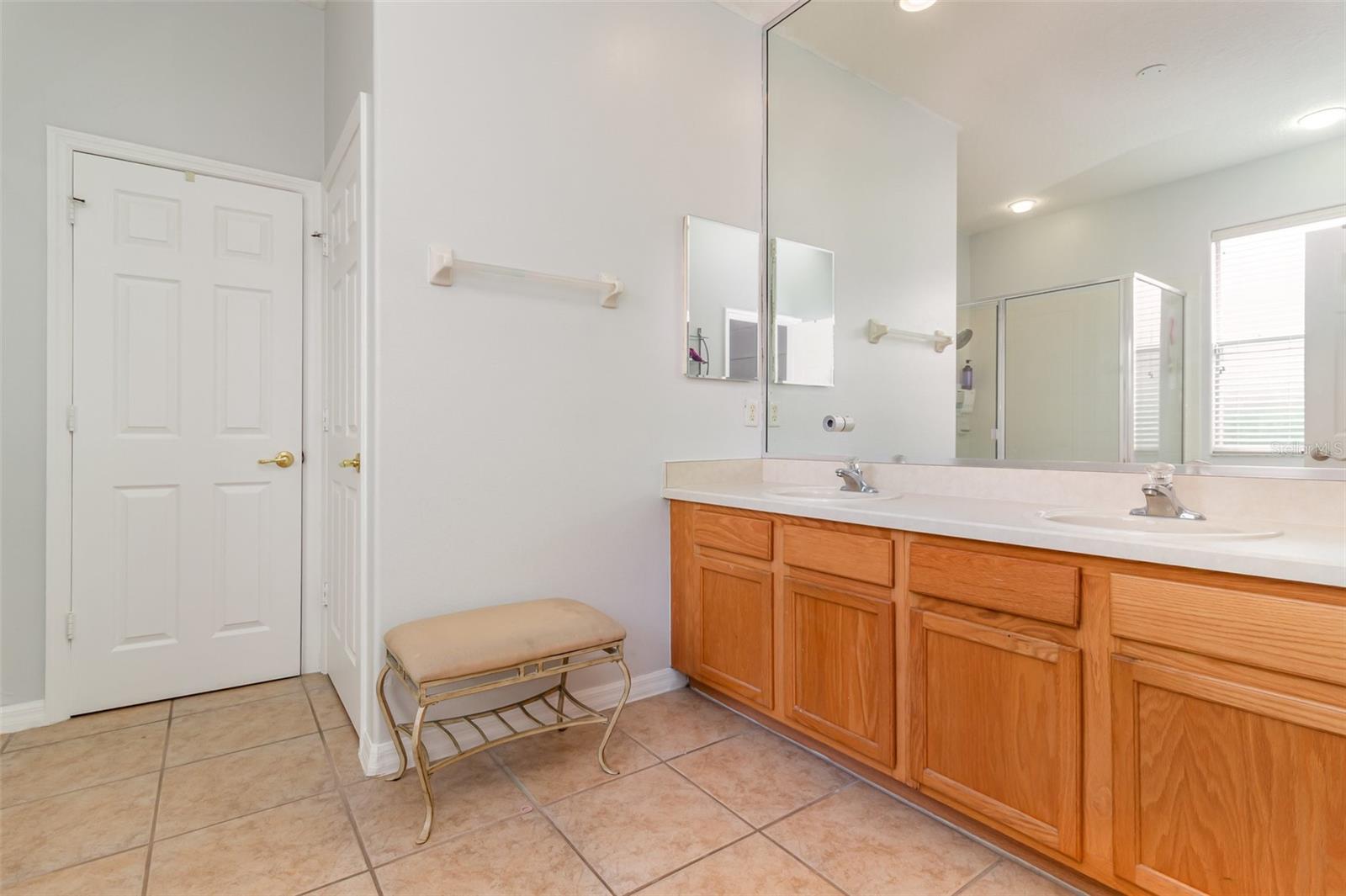 Image 14 of 35 For 10142 Silmarien Street