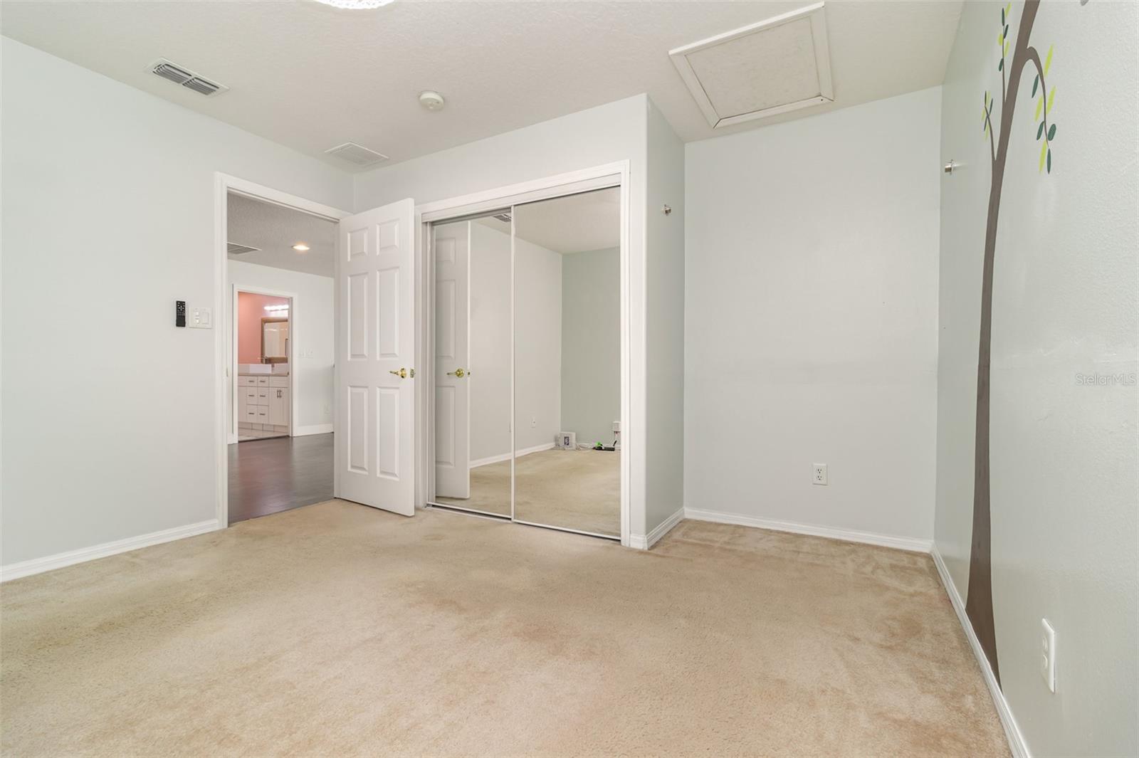 Image 17 of 35 For 10142 Silmarien Street
