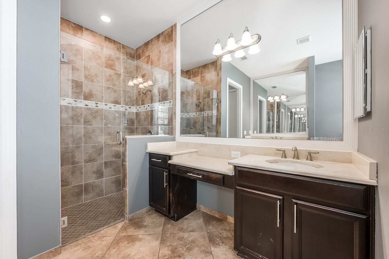 Image 16 of 45 For 9833 Hatton Circle