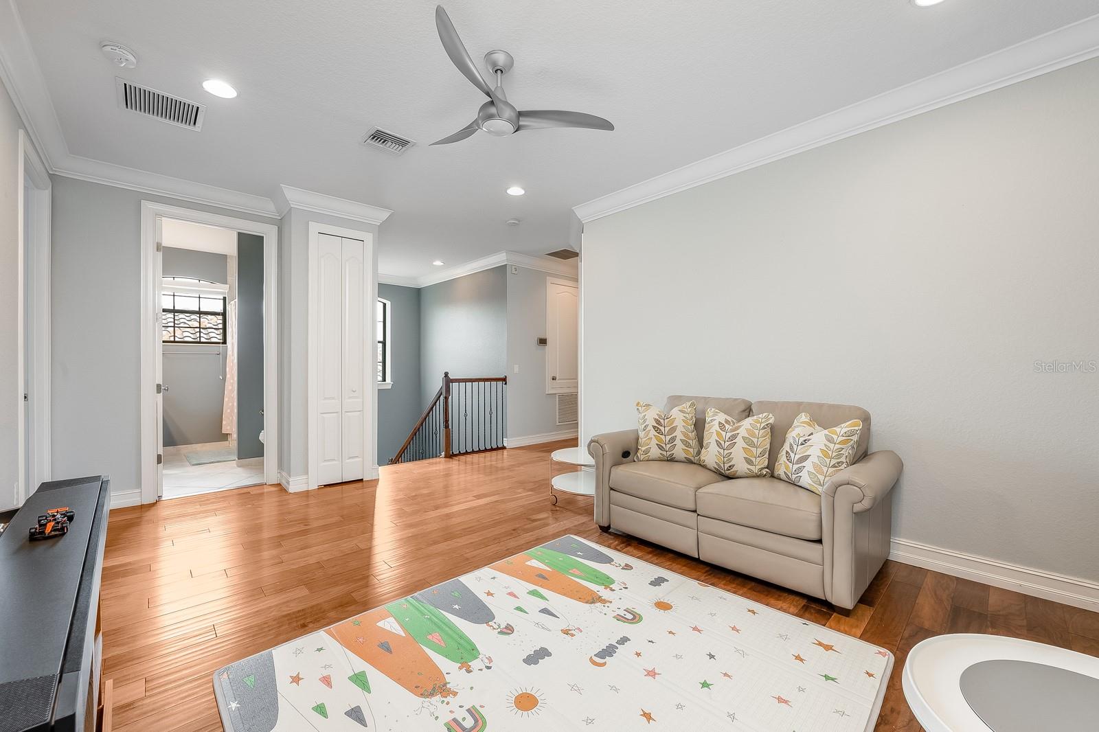 Image 18 of 45 For 9833 Hatton Circle