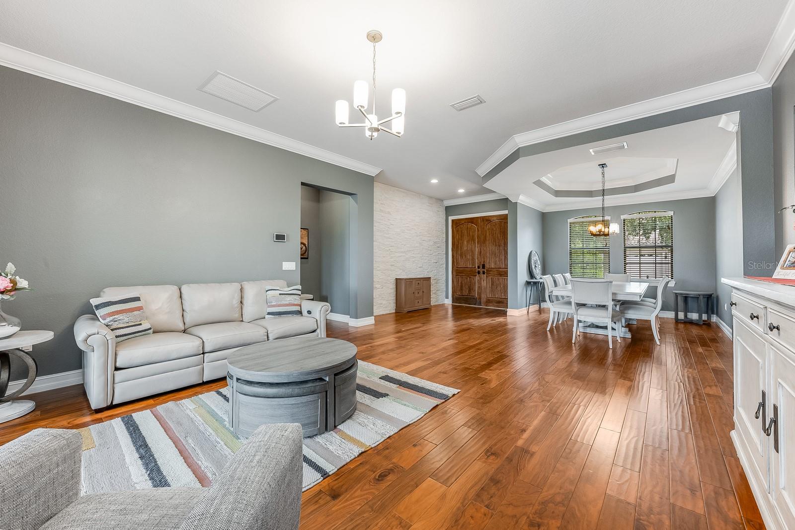 Image 7 of 45 For 9833 Hatton Circle