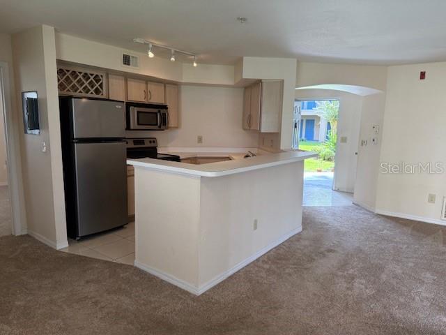 Image 5 of 17 For 7320 Westpointe Boulevard 515