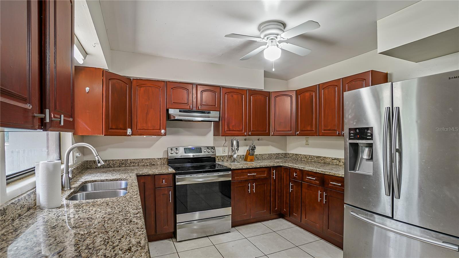 Image 11 of 32 For 5717 Lawndale Road