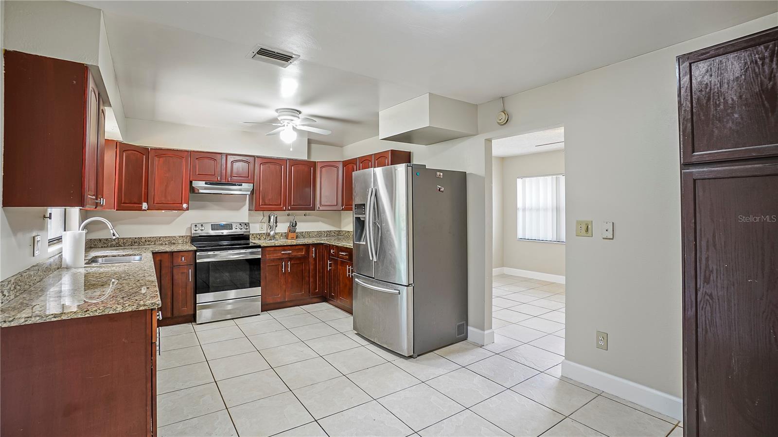 Image 12 of 32 For 5717 Lawndale Road