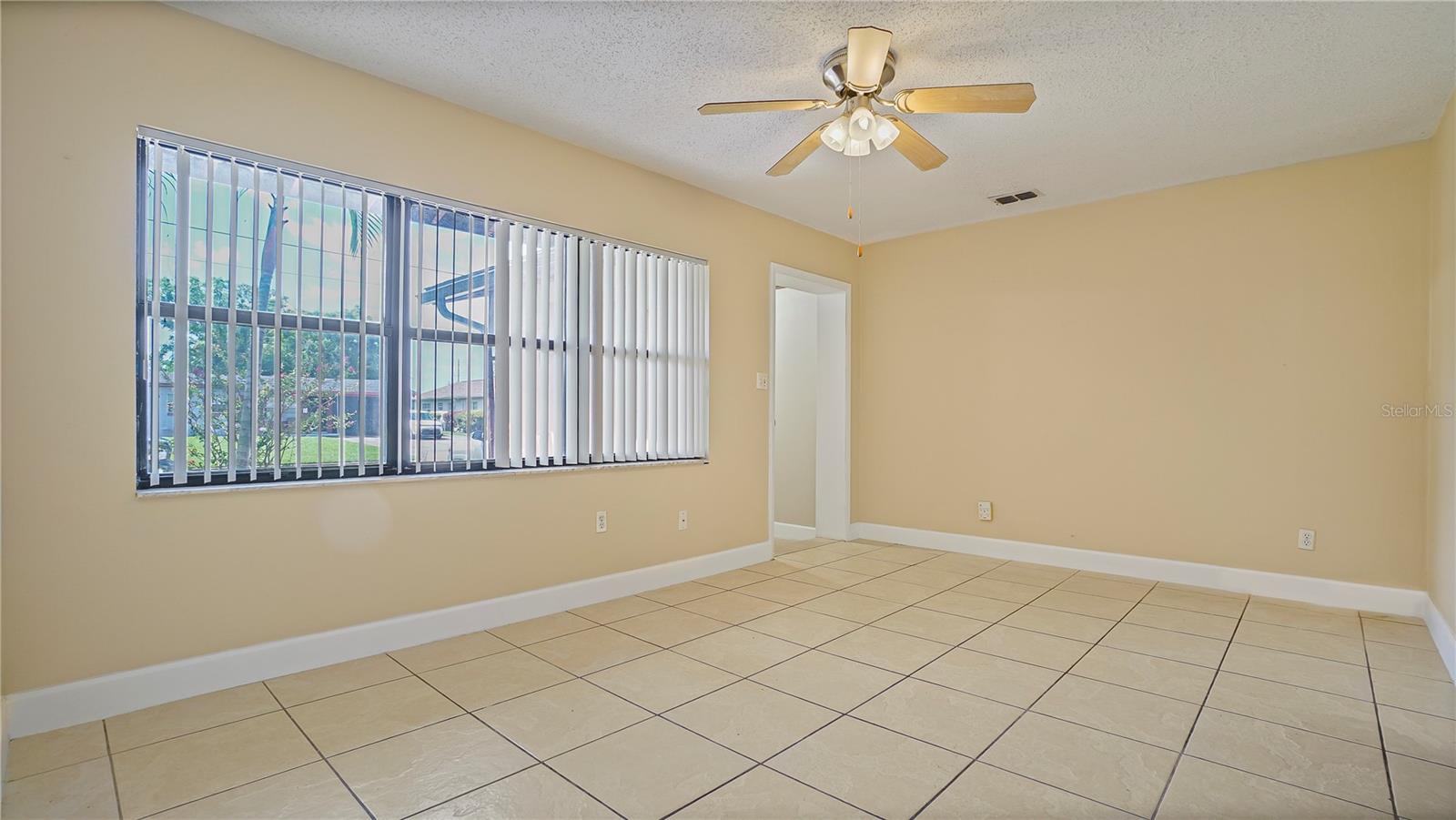 Image 4 of 32 For 5717 Lawndale Road