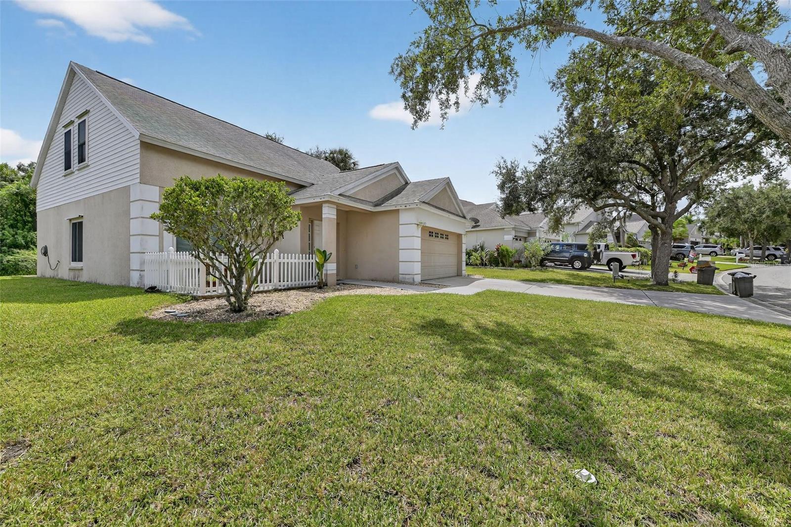 Image 4 of 31 For 4107 34th Street E