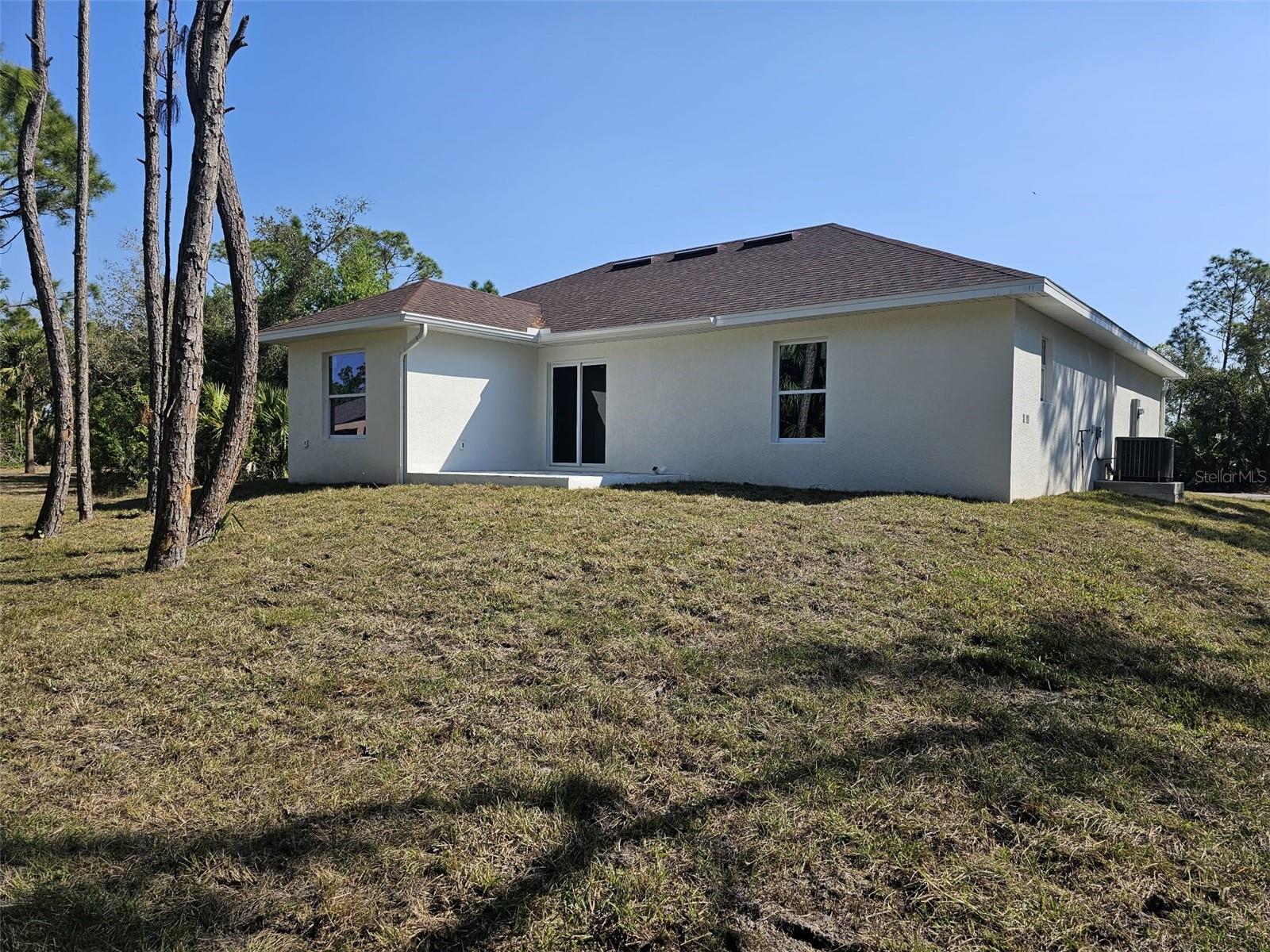 Image 21 of 22 For 22499 Bradford Avenue