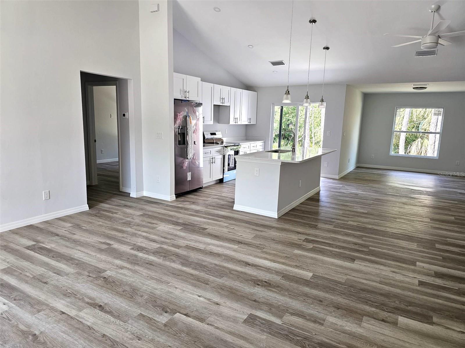 Image 6 of 22 For 22499 Bradford Avenue