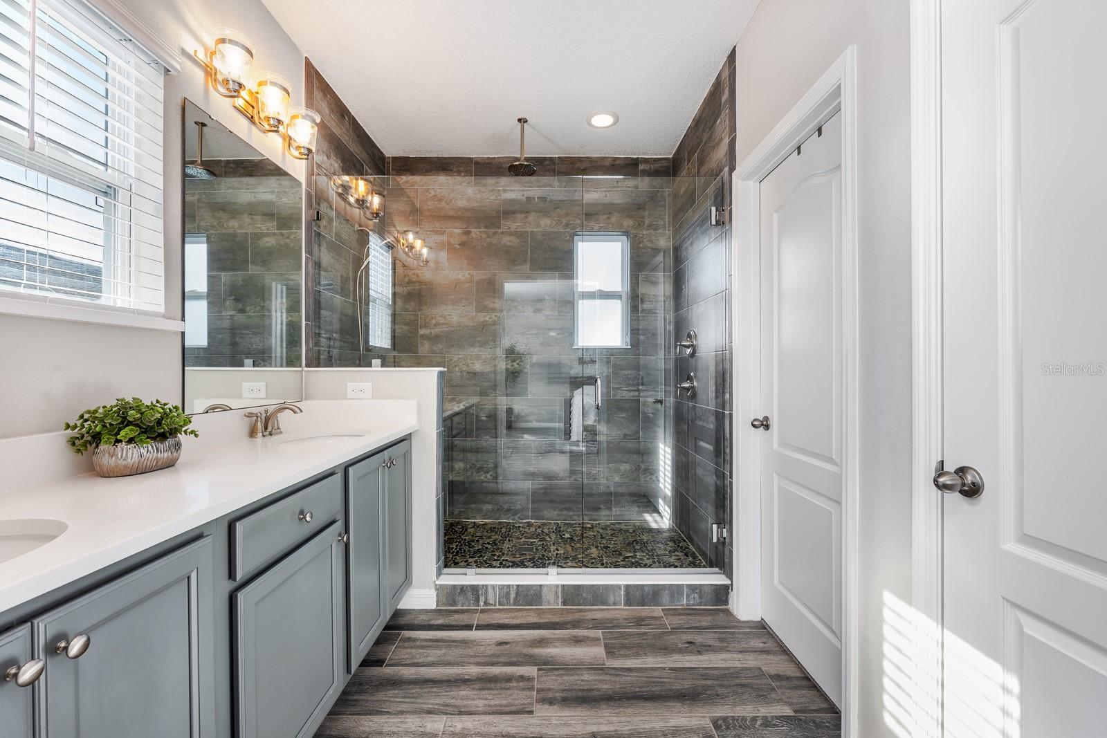 Image 13 of 47 For 8282 Nemours Parkway