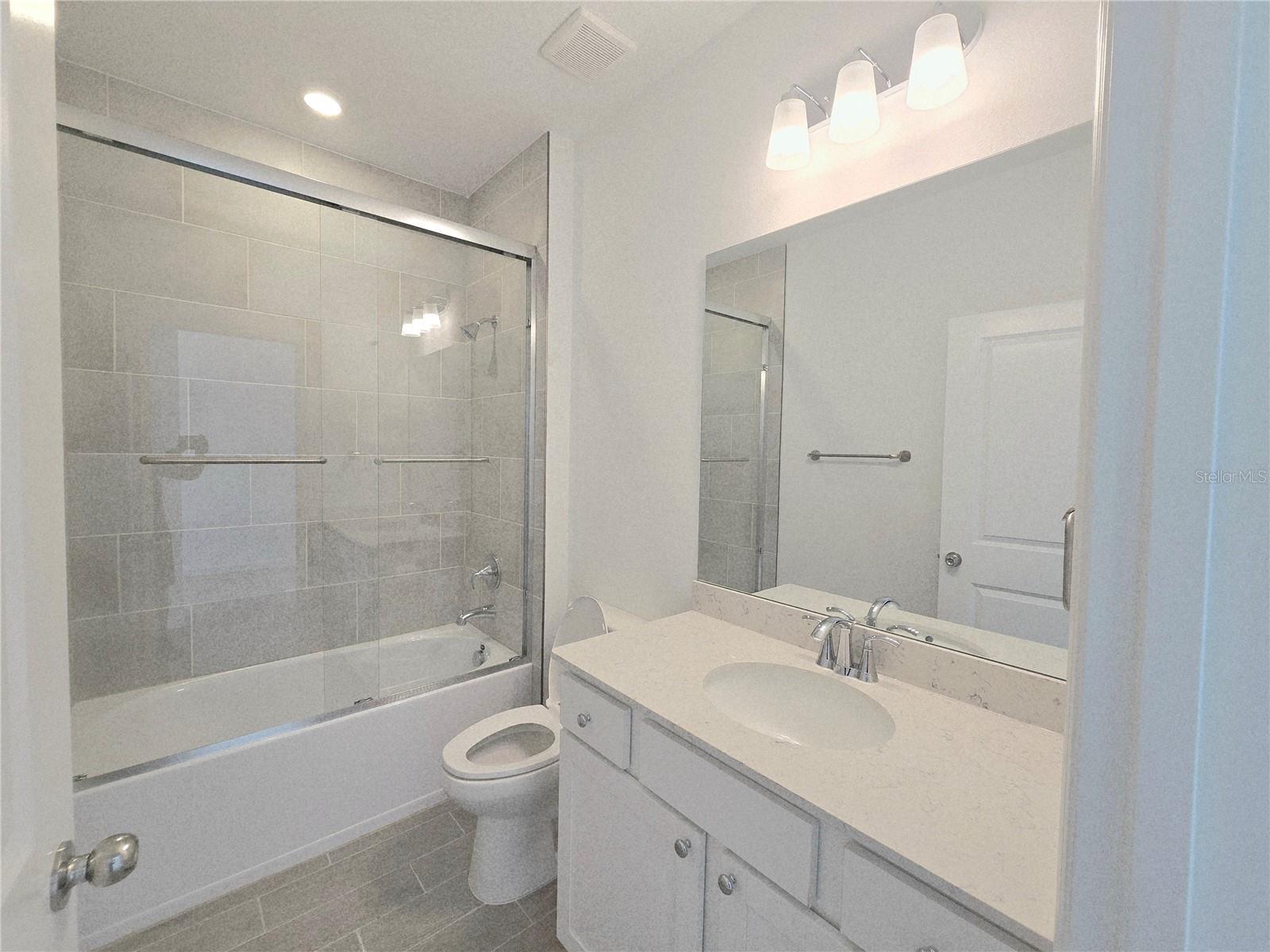 Image 13 of 61 For 13844 Convergence Boulevard