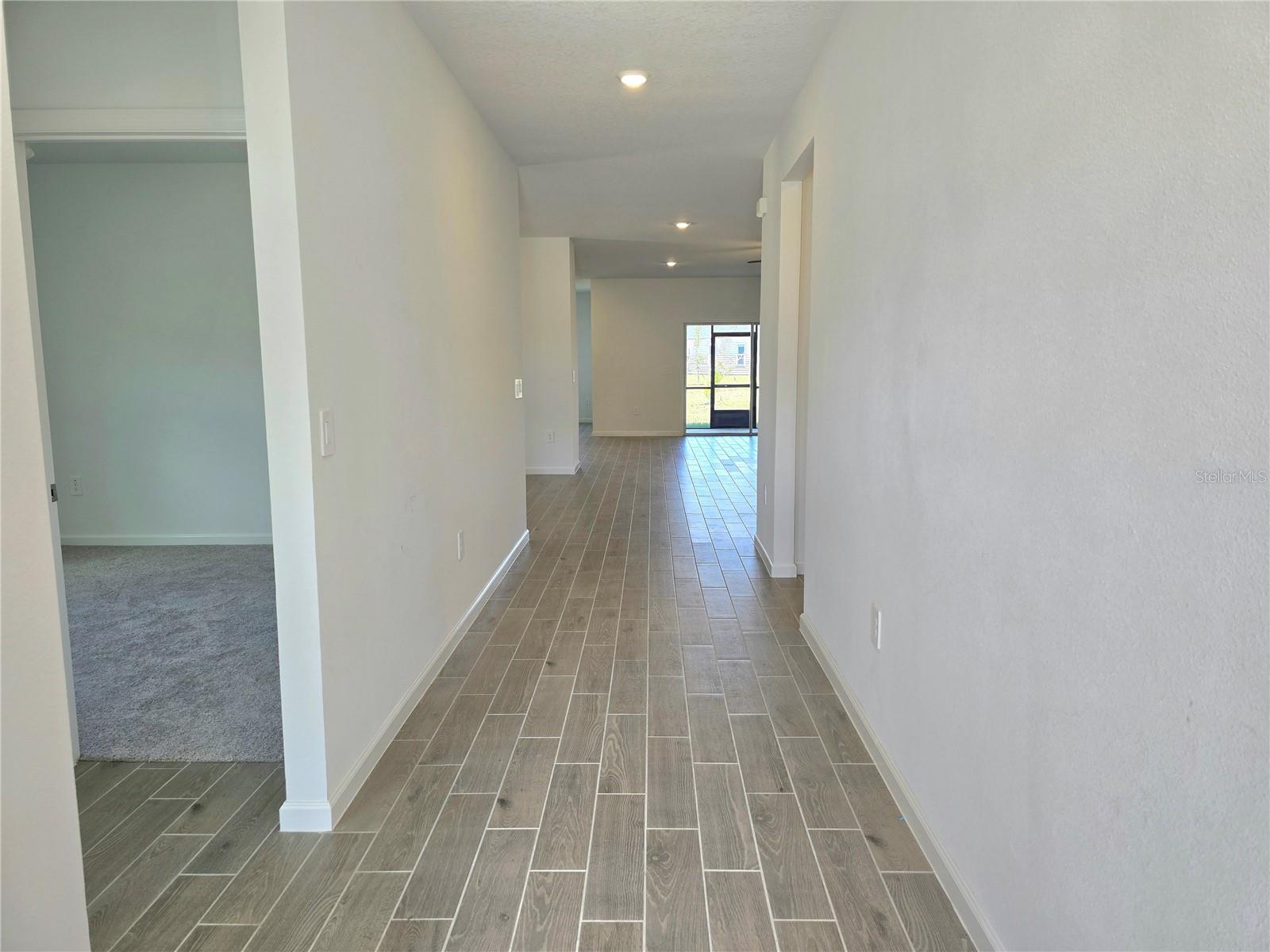 Image 18 of 61 For 13844 Convergence Boulevard