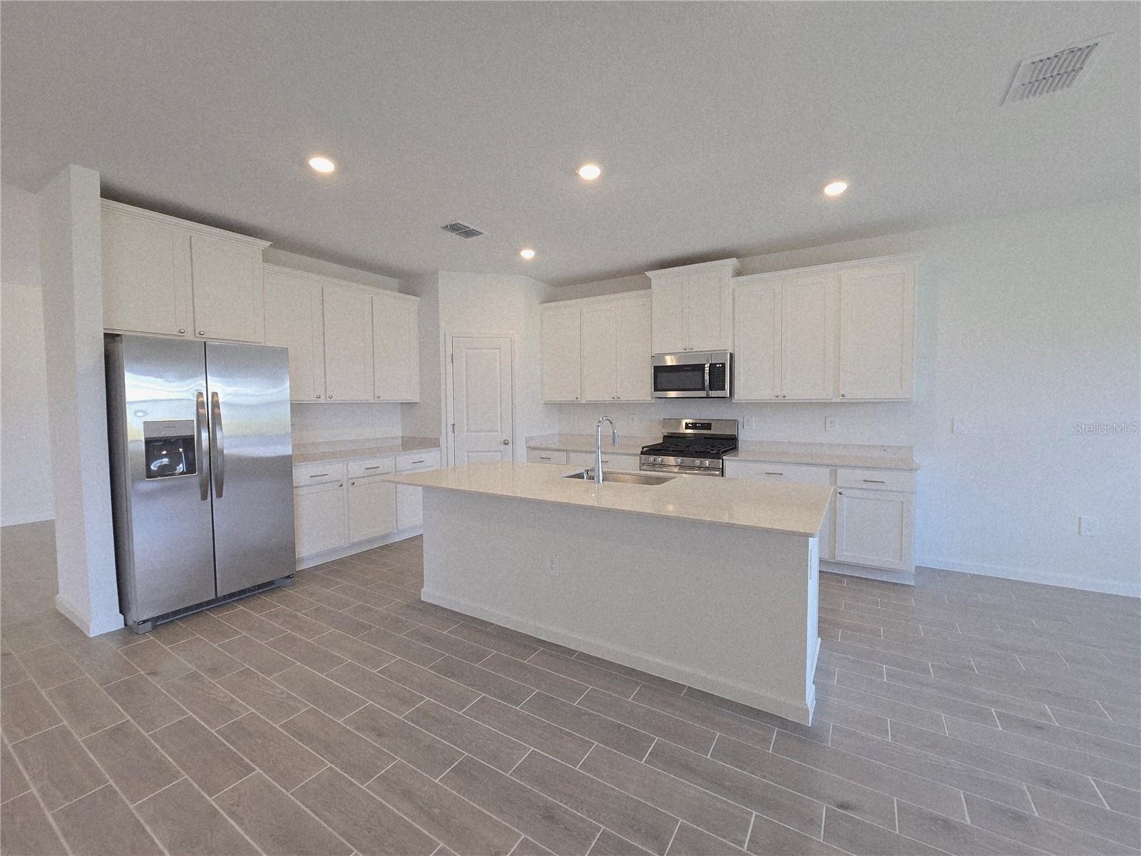 Image 22 of 61 For 13844 Convergence Boulevard