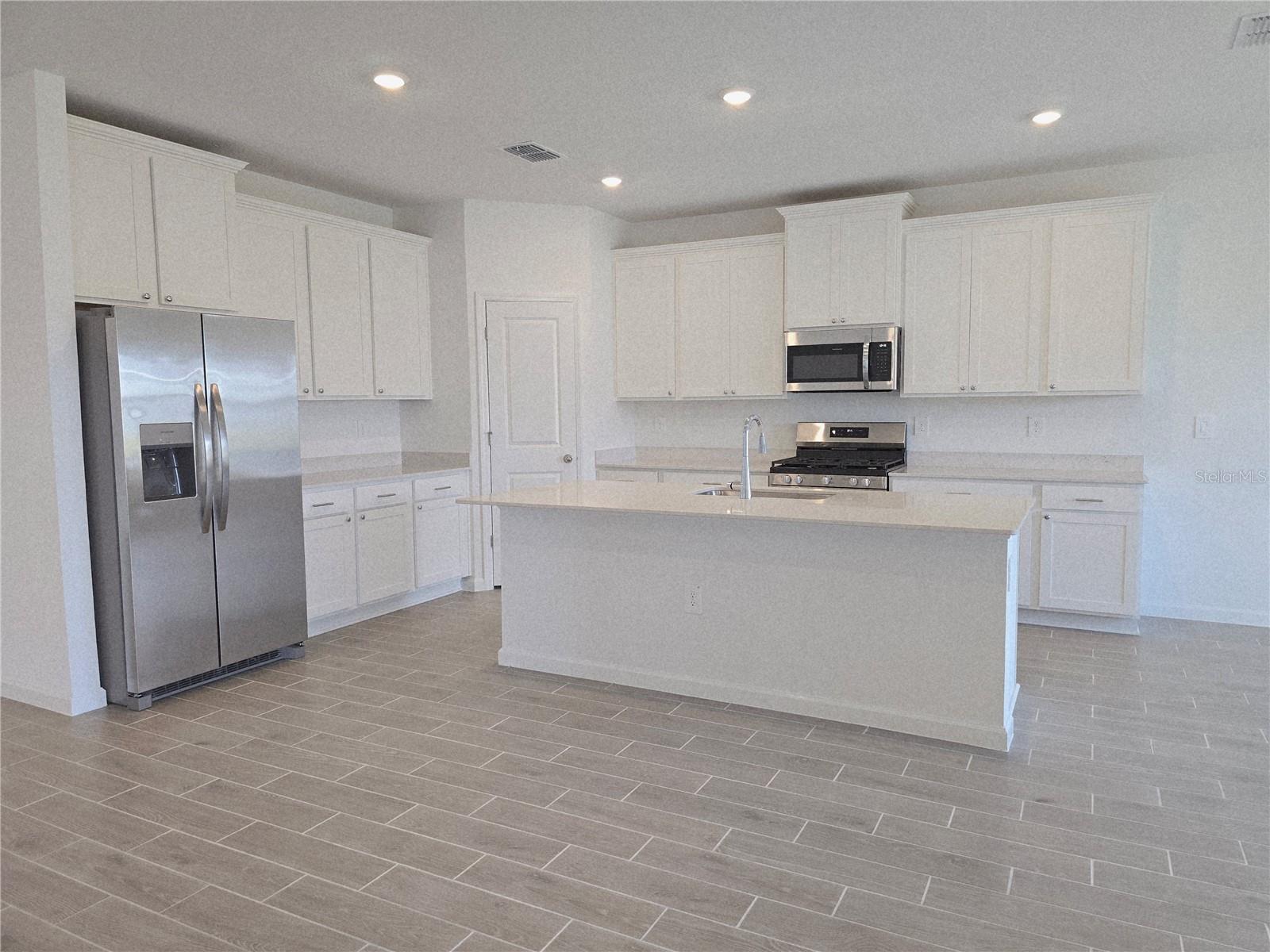 Image 24 of 61 For 13844 Convergence Boulevard