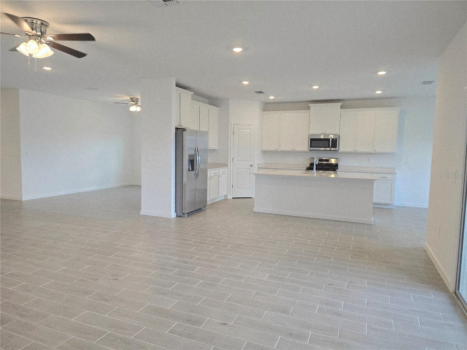 Image 25 of 61 For 13844 Convergence Boulevard