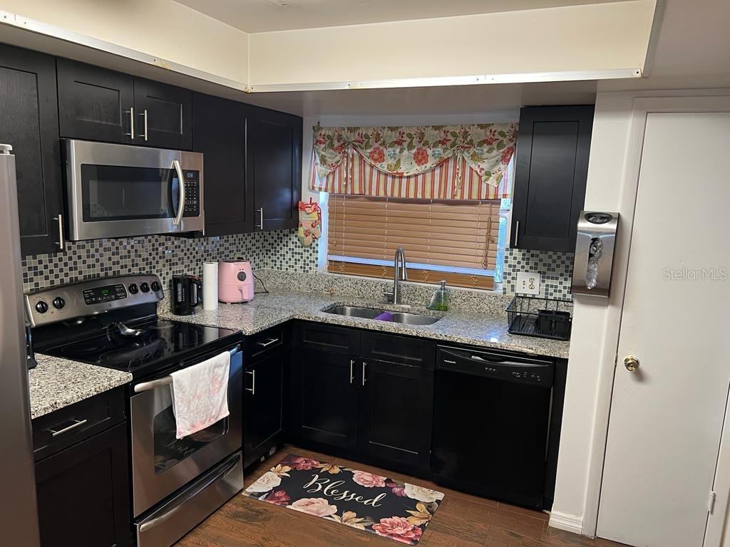Image 3 of 11 For 7065 Balboa Drive 7065