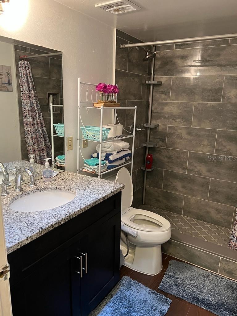 Image 4 of 11 For 7065 Balboa Drive 7065
