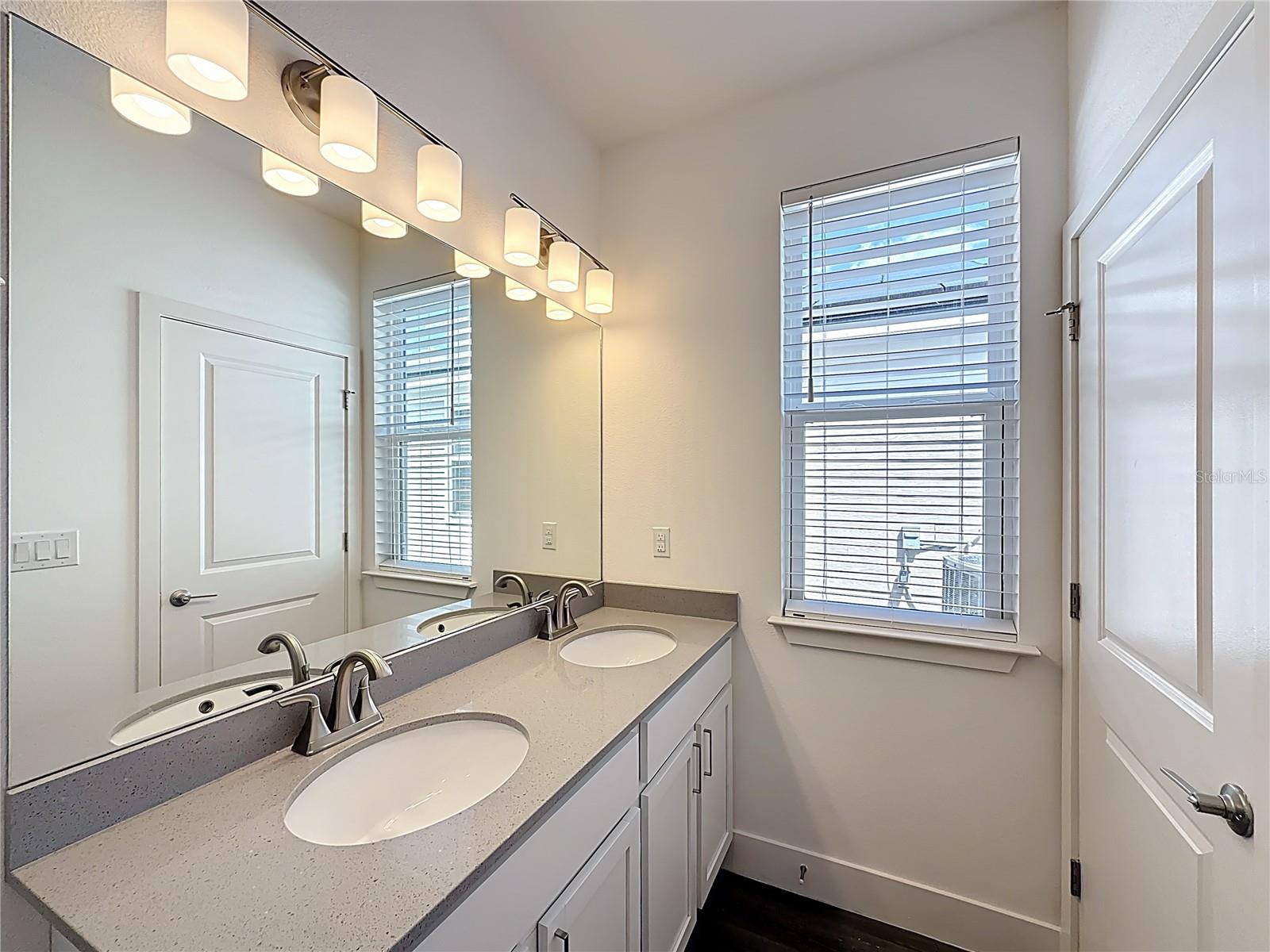 Image 14 of 26 For 3583 1st Drive