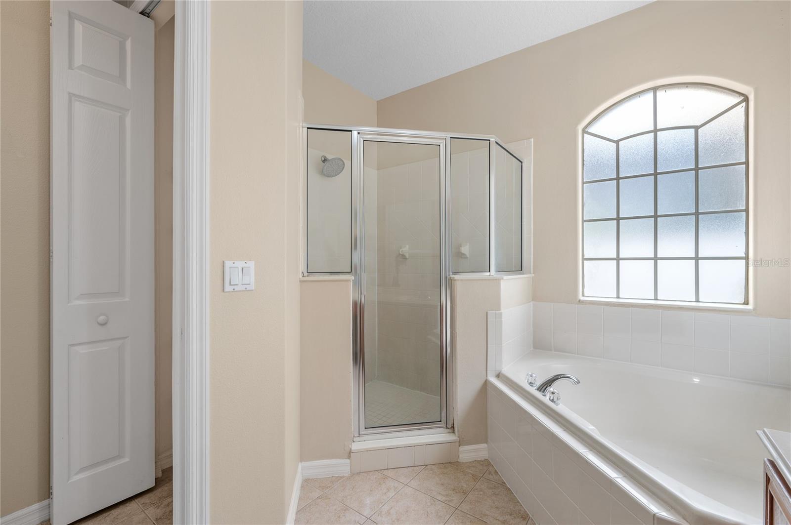 Image 26 of 45 For 14330 Fieldstone Lake Way