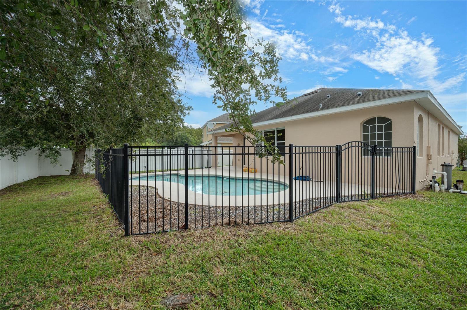 Image 34 of 45 For 14330 Fieldstone Lake Way