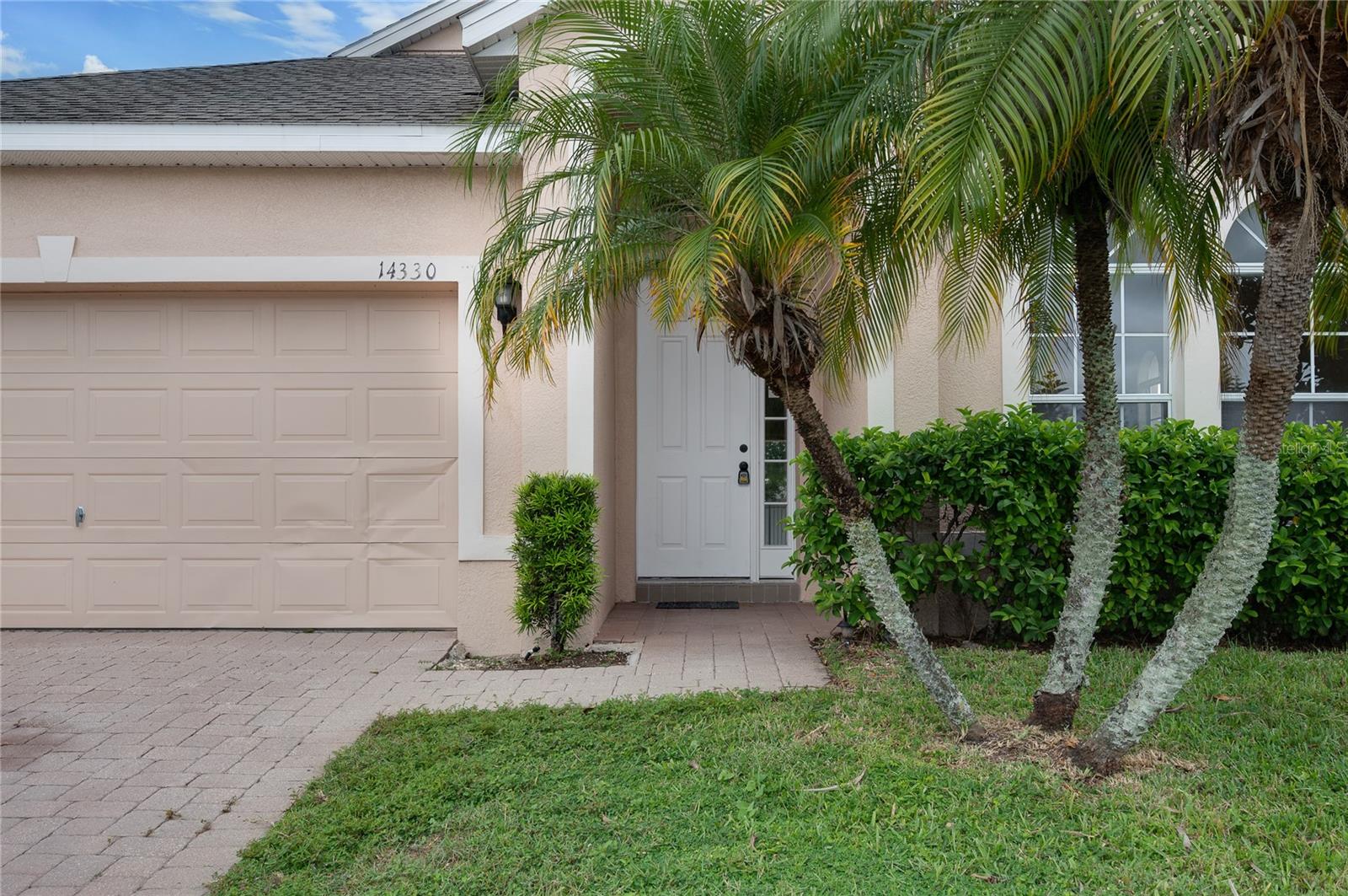 Image 4 of 45 For 14330 Fieldstone Lake Way