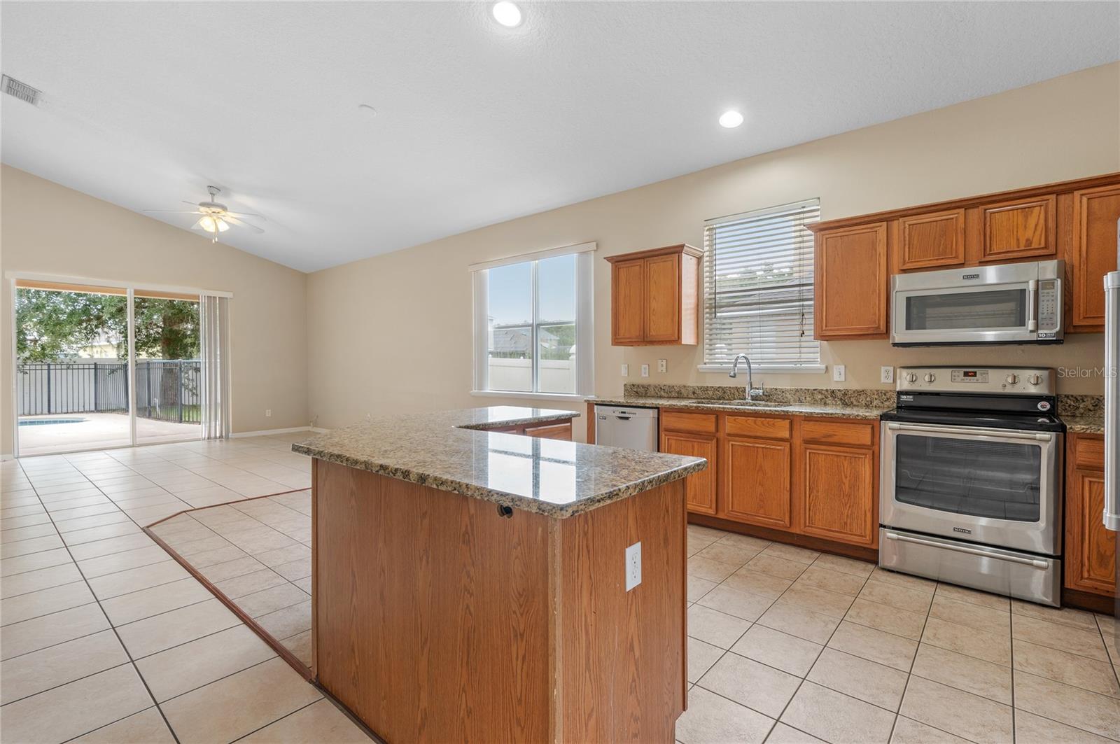 Image 8 of 45 For 14330 Fieldstone Lake Way