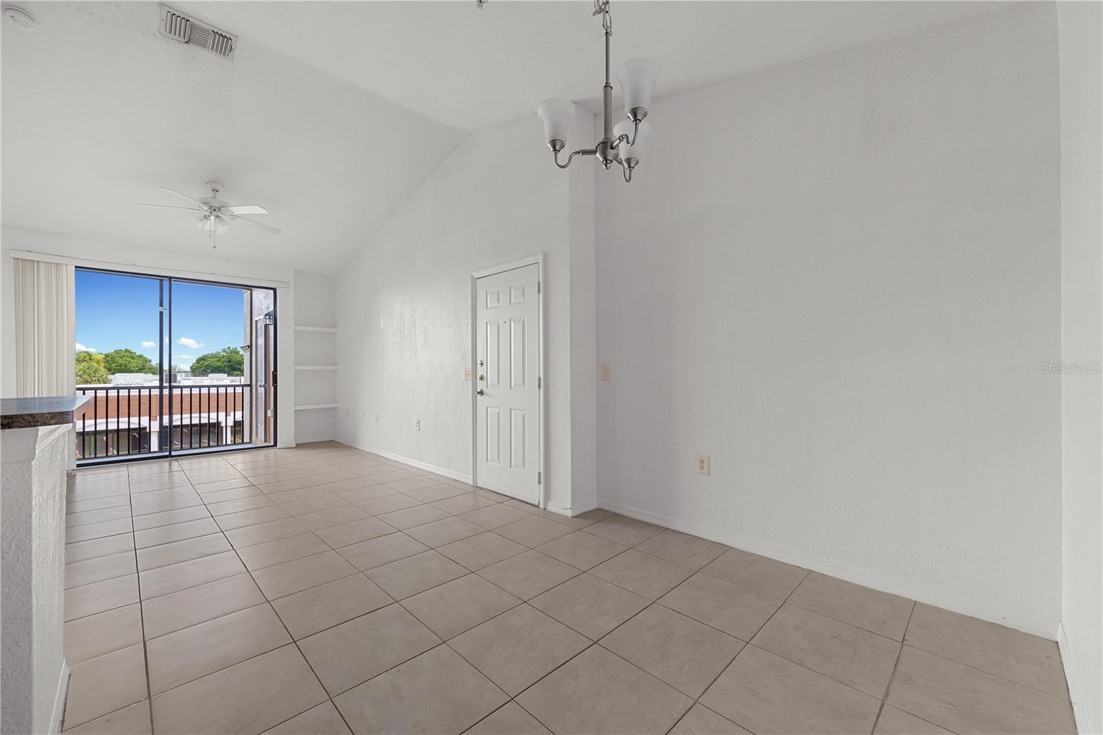 Image 10 of 19 For 6171 Metrowest Boulevard 306