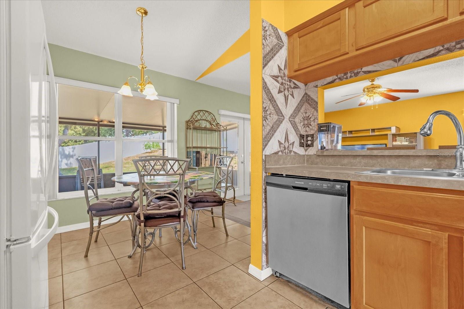 Image 12 of 31 For 11725 Foxglove Drive