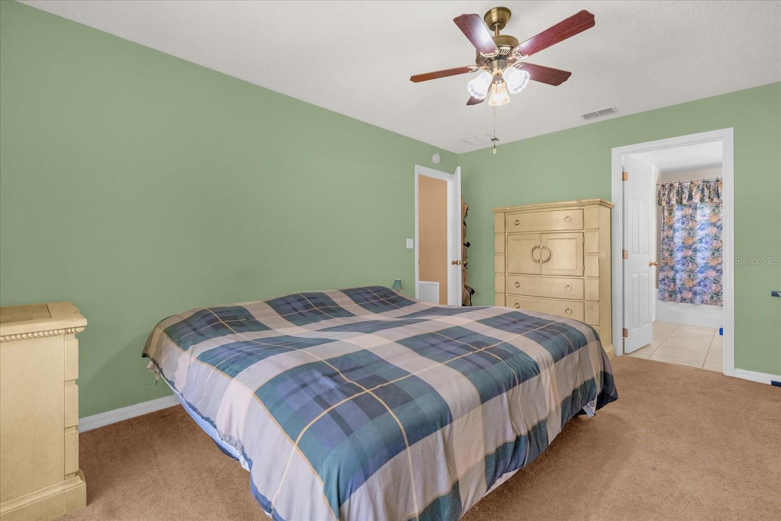 Image 14 of 31 For 11725 Foxglove Drive