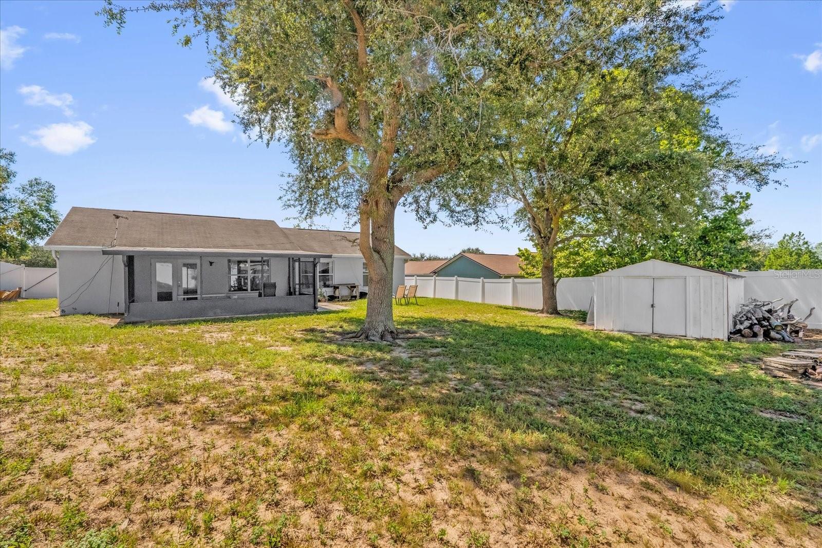 Image 26 of 31 For 11725 Foxglove Drive