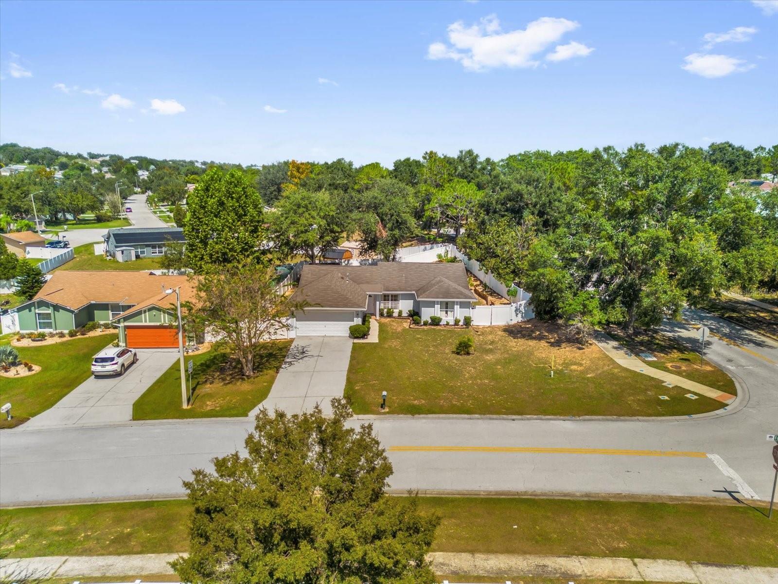 Image 28 of 31 For 11725 Foxglove Drive