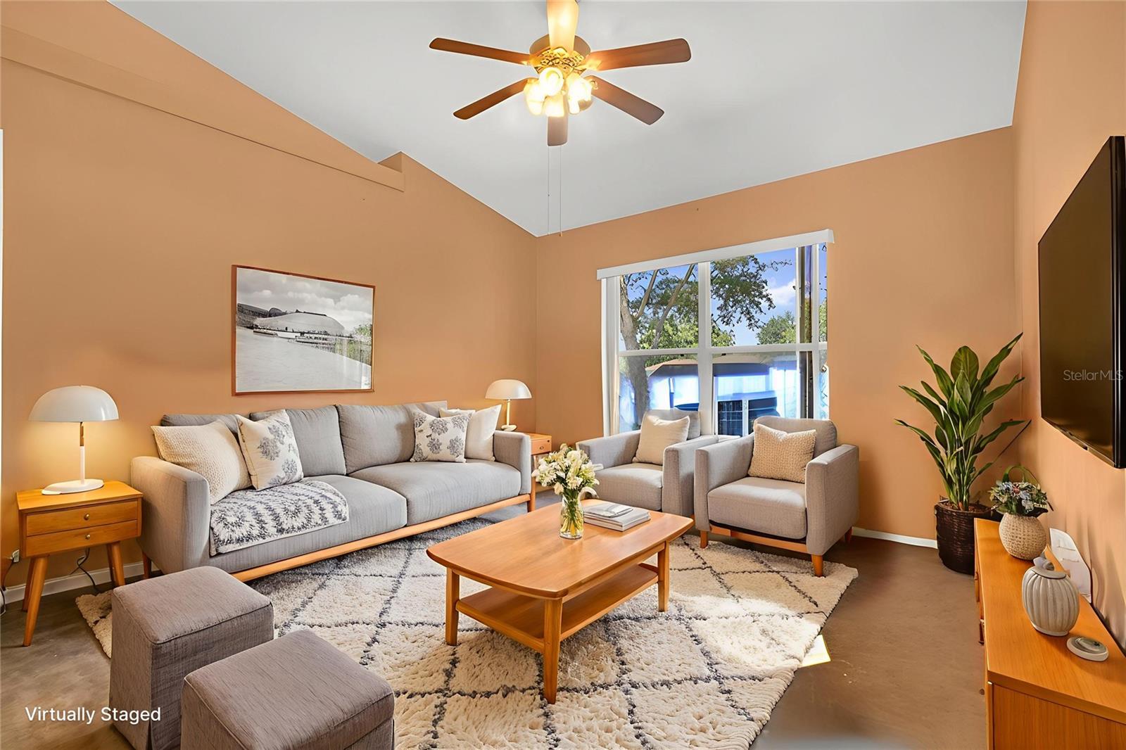 Image 6 of 31 For 11725 Foxglove Drive