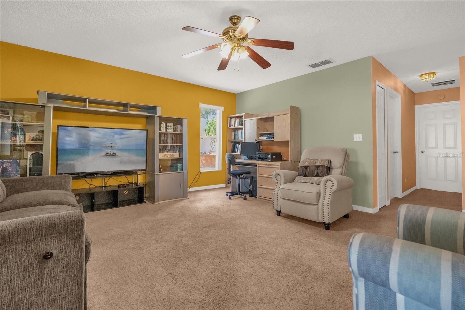 Image 9 of 31 For 11725 Foxglove Drive