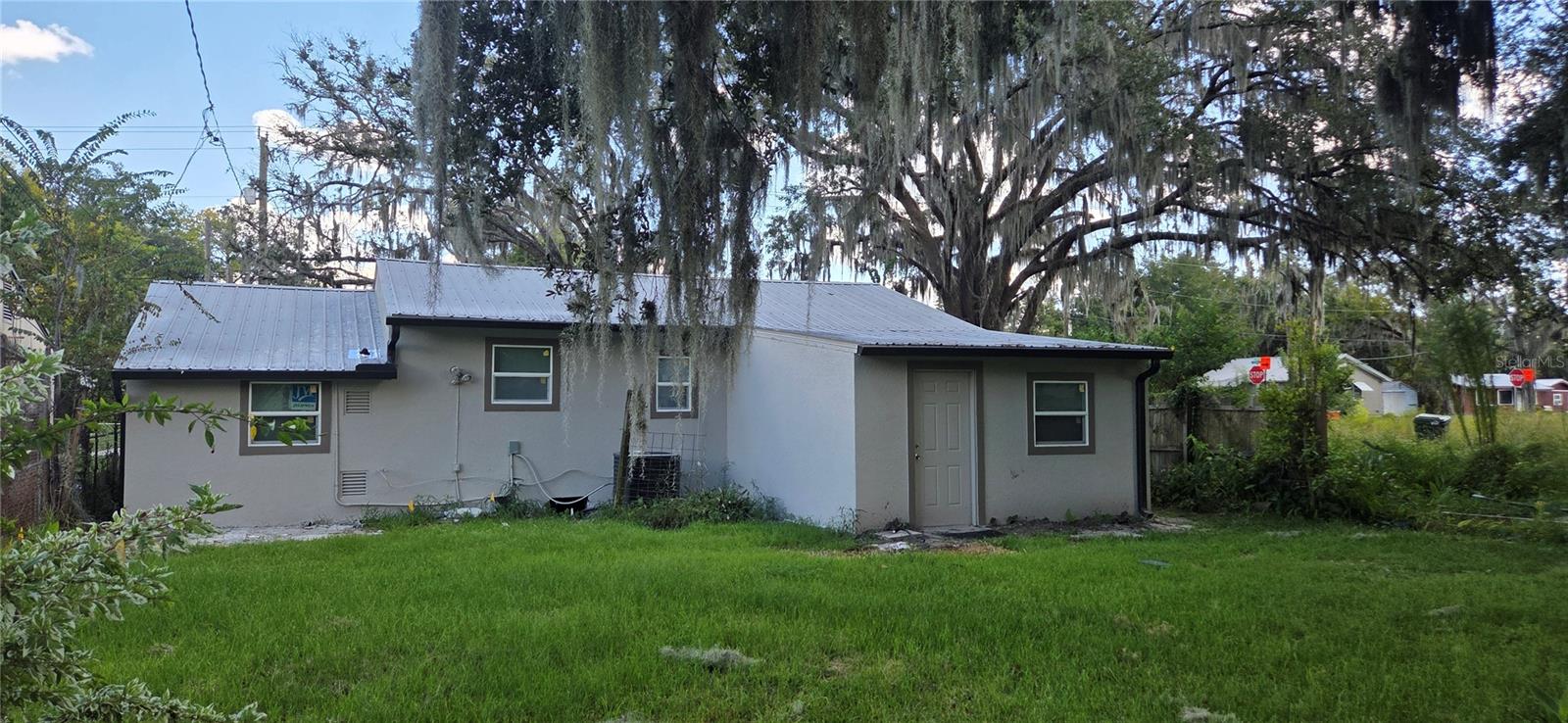 Image 5 of 15 For 210 15th Street